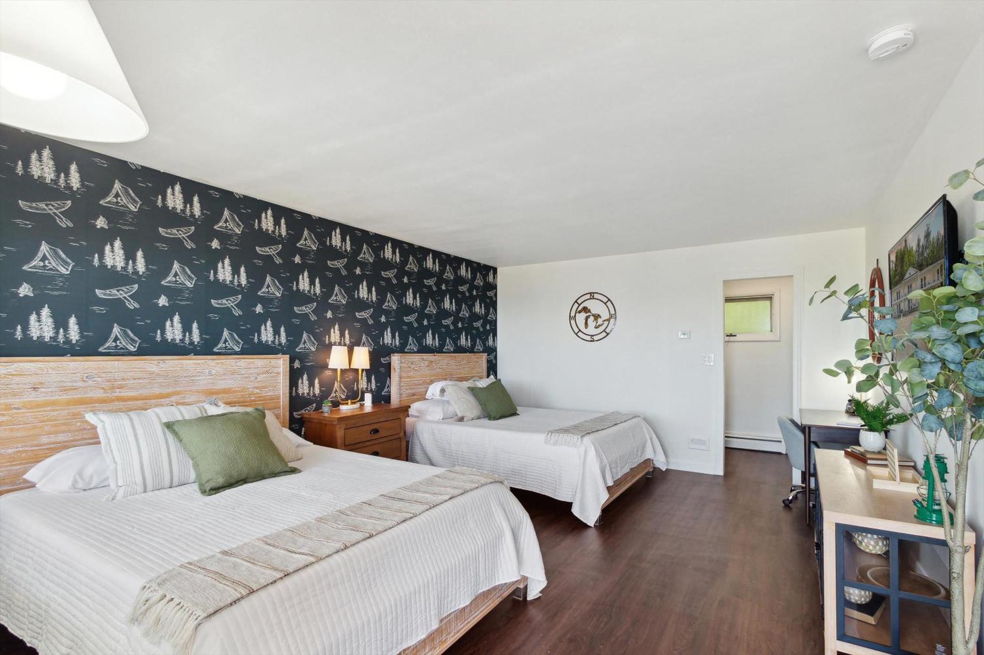 فيلا Self Check-In Lake Views Workspace 2 Queen Beds بيتوسكي المظهر الخارجي الصورة